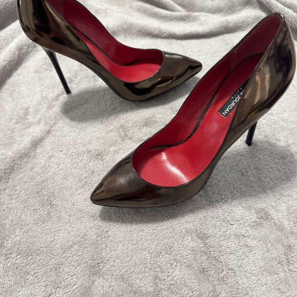 Charles Jordan Paris "Bridget" Classic Black Burgundy Iridescent Patent Pump - Picture 5 of 7